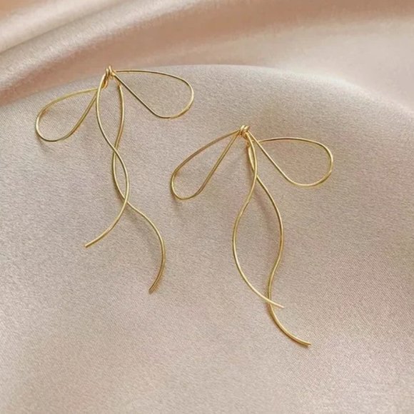 “Paris” Minimalist Thin Bow Dainty Knot Cute Birthday/Gift/Babyshower Earrings - Picture 7 of 9